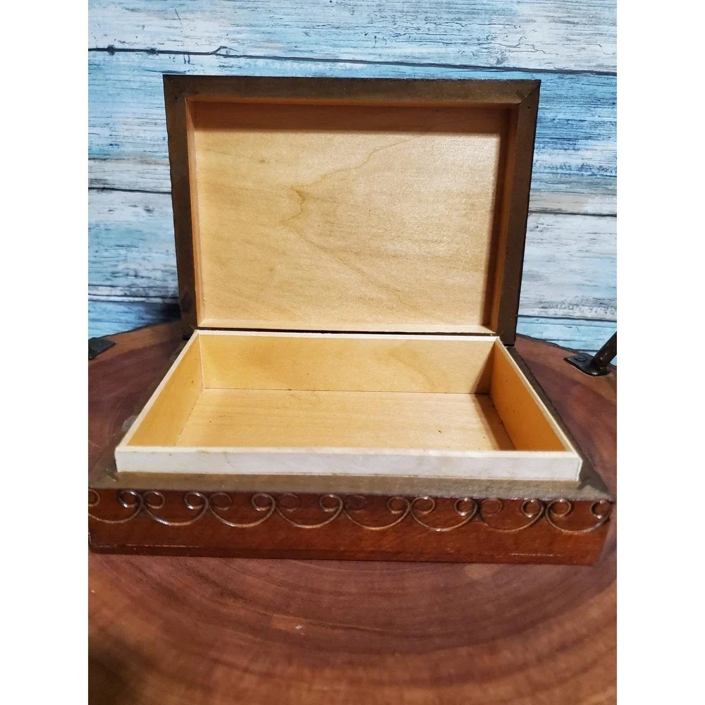 😎Vintage Polish Carved Wood Trinket Jewelry Box Red Floral‎ Embossed Lid